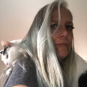 Meet your Posher, Catherine